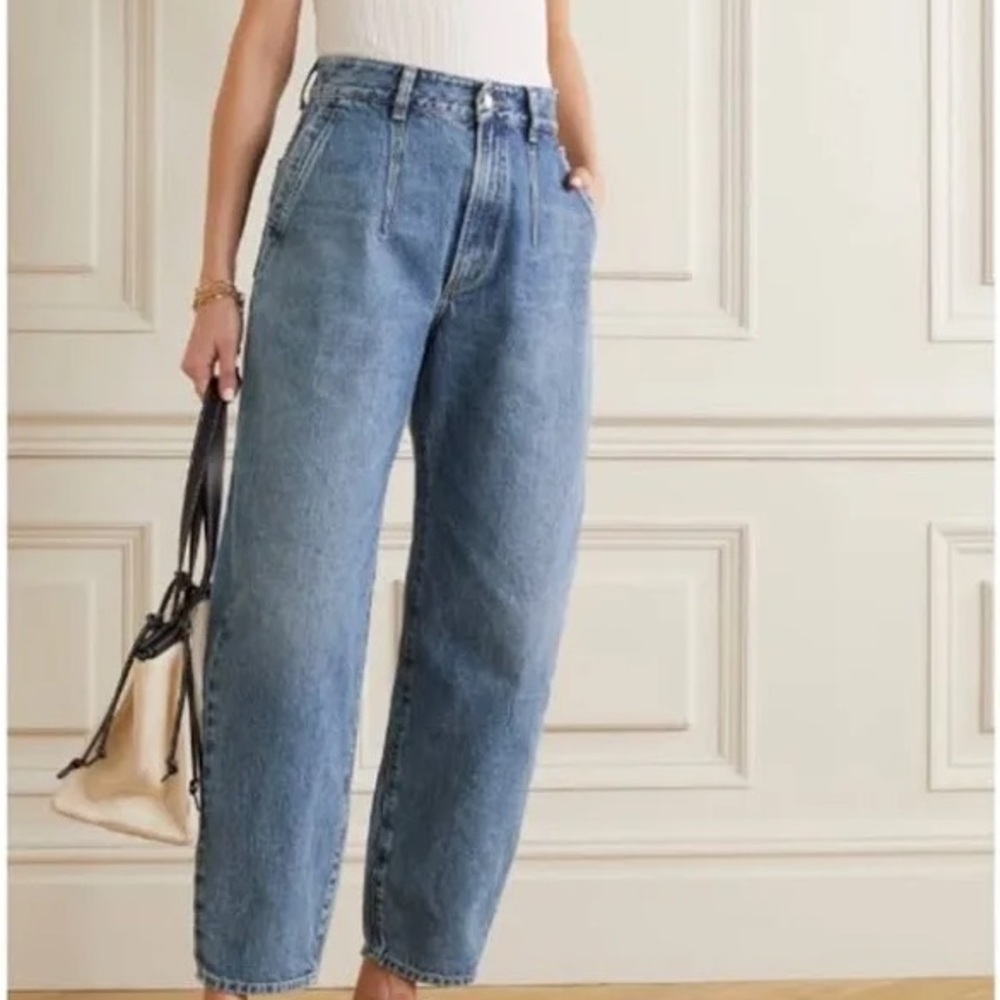 Women’s High-Rise Relaxed Straight Jeans in Light Blue